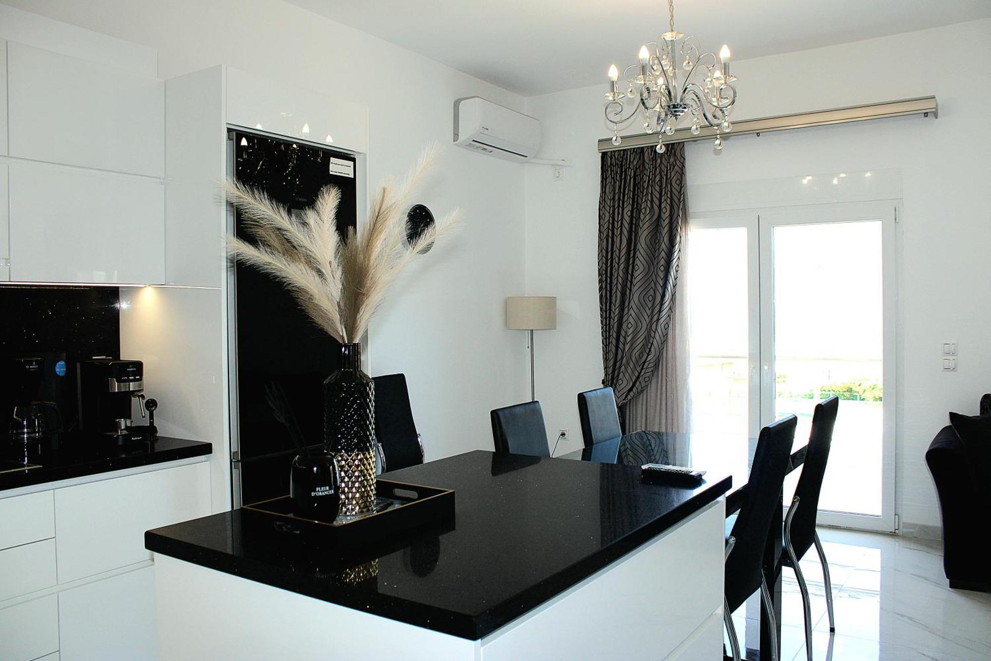 Black & White Seaside House Kalamia Corinth Exterior photo